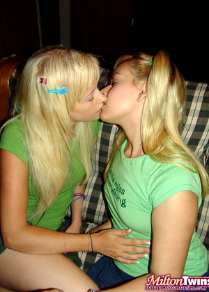 Teen Twins Lesbian